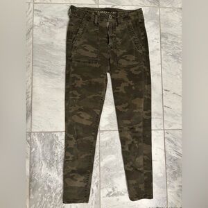 American Eagle Women's Camo Jeans